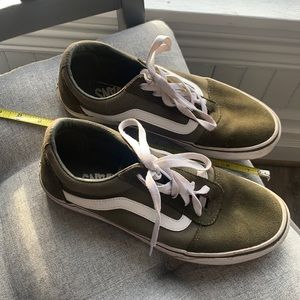 Vans sneakers, olive suede 9